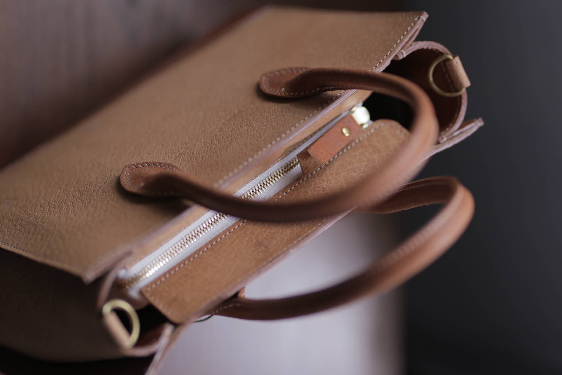 猪レザートートバッグ